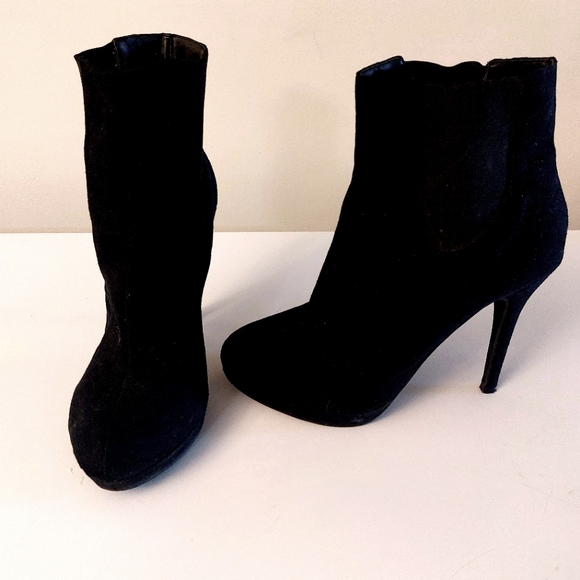 Michael Antonio Black Suede Bootie - Picture 1 of 2
